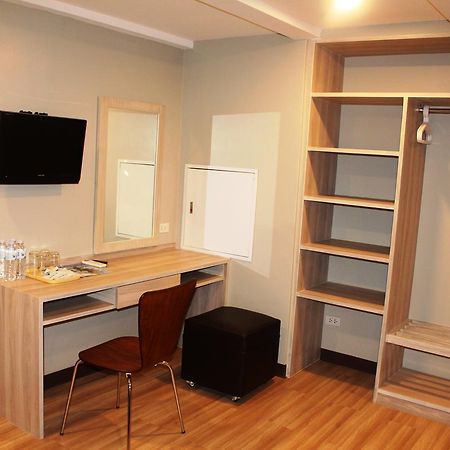 Ywca Hotel Bangkok Eksteriør billede