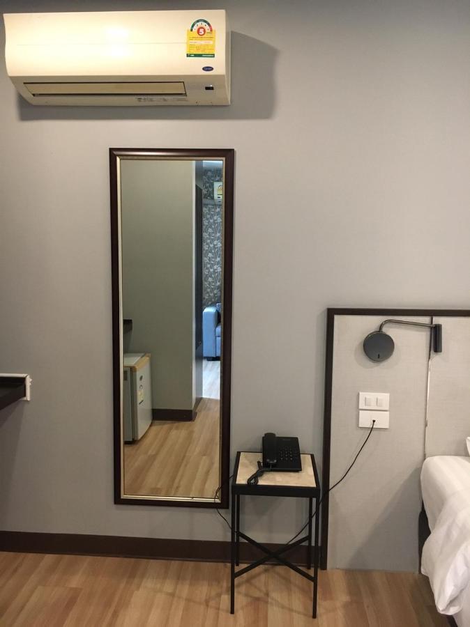 Ywca Hotel Bangkok Eksteriør billede