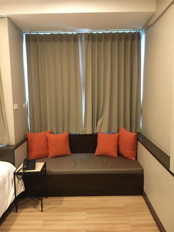 Ywca Hotel Bangkok Eksteriør billede